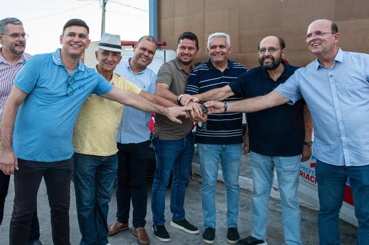 Gustavo Carvalho participa da entrega de ambulância e veículo para a saúde de Riachuelo