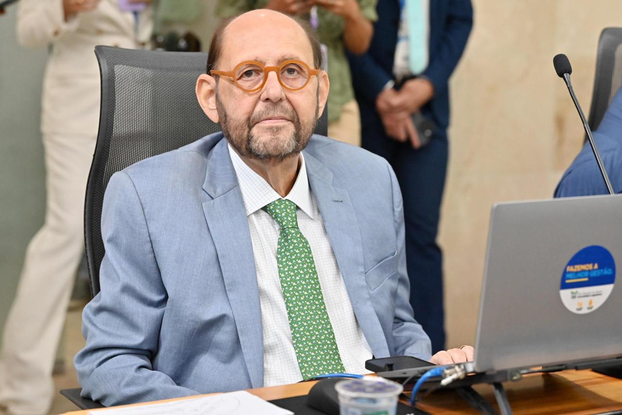 Lei nº 10.965, de 05 de agosto de 2021 — Inclusão do nome do cônjuge em faturas de serviços públicos