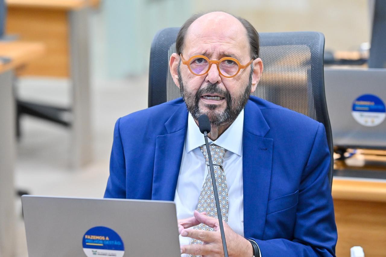 Gustavo Carvalho critica colapso na saúde, sugere destinação de emenda e criação de um gabinete de crise