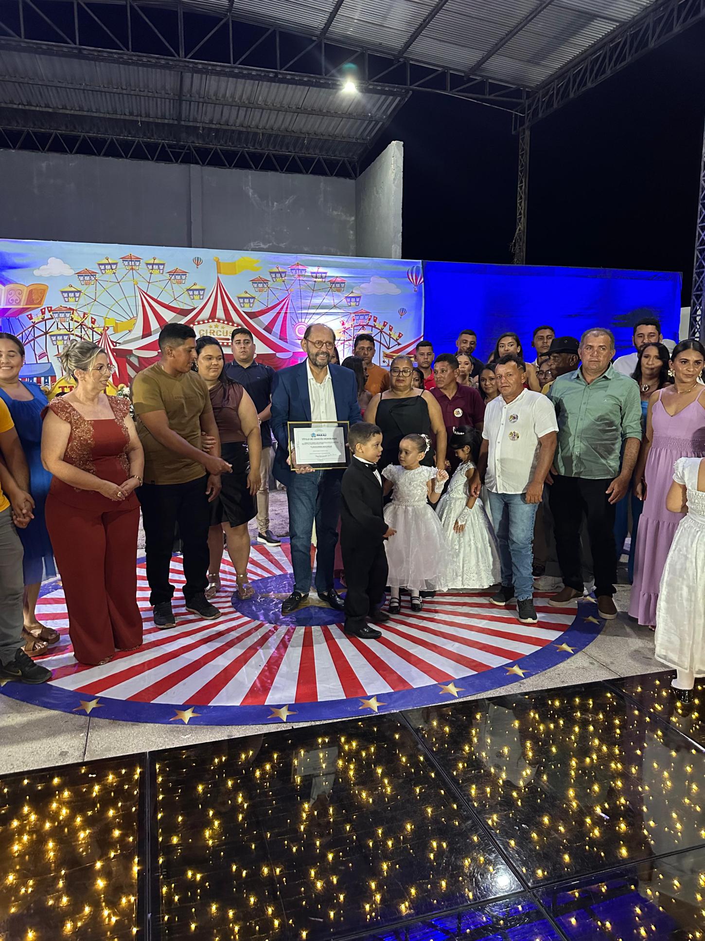 Gustavo Carvalho recebe título de Cidadão Parauense em reconhecimento à sua atuação