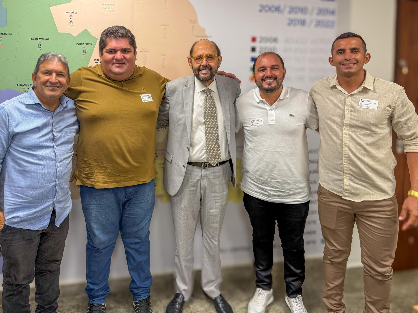 Gustavo Carvalho fortalece base em Senador Elói de Souza com chegada de Anderson da Carnaúba e Vitoriano Neto