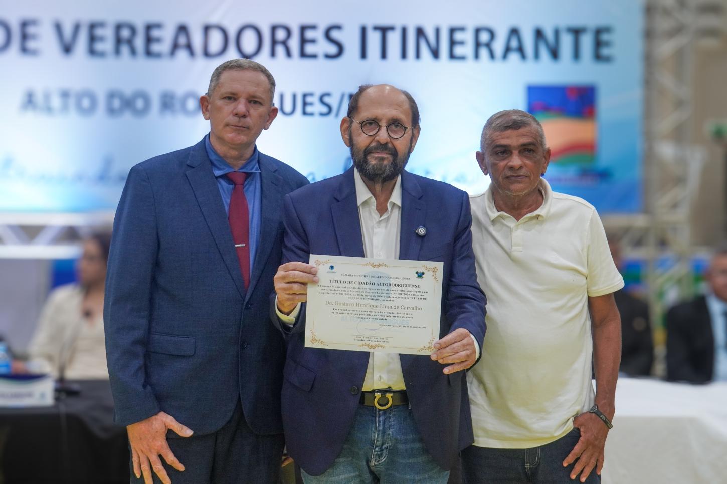 Deputado Gustavo Carvalho recebe t&iacute;tulo de Cidad&atilde;o Alto-Rodriguense em sess&atilde;o solene no Gin&aacute;sio Poliesportivo Ivanildo Bezerra da Silva